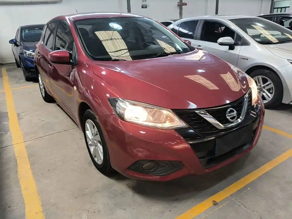 Nissan Tiida — фото 3