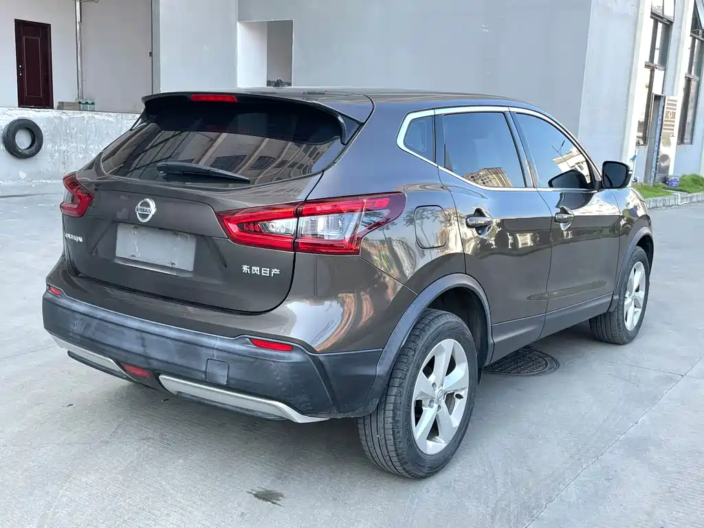 Nissan Qashqai — фото 4
