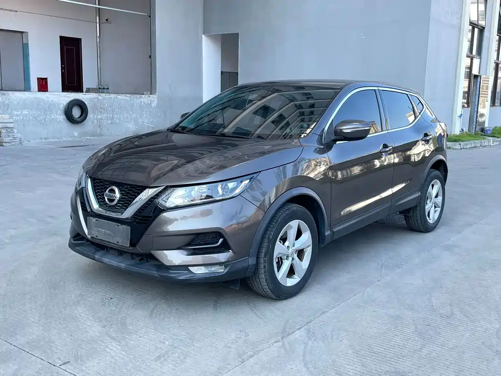 Nissan Qashqai — фото 1