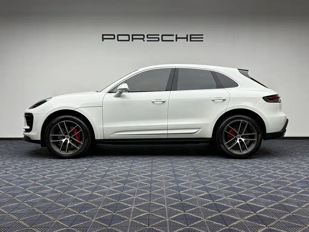 Porsche Macan — фото 13