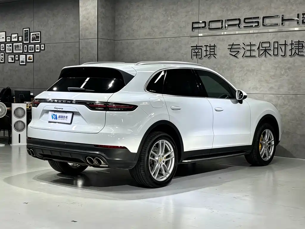 Porsche Cayenne — фото 5