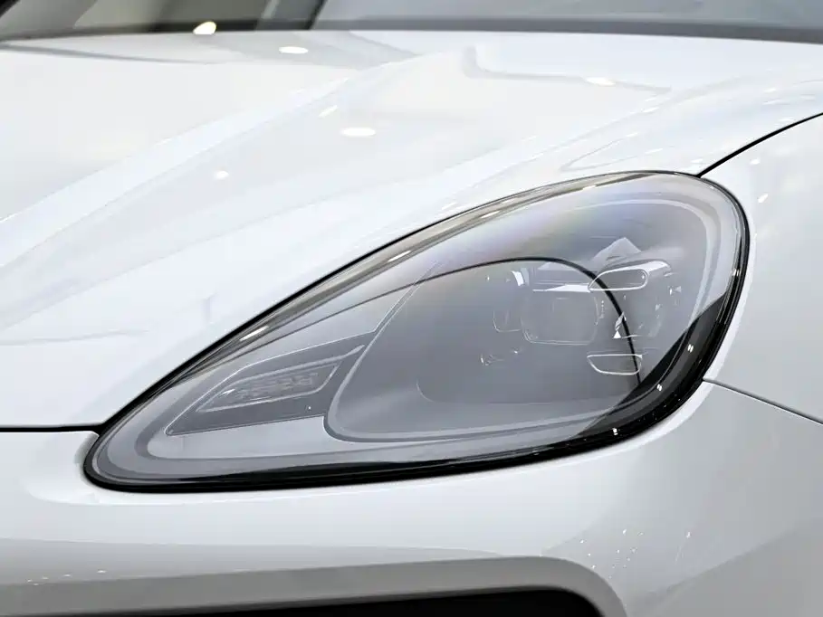 Porsche Cayenne Hybrid — фото 7