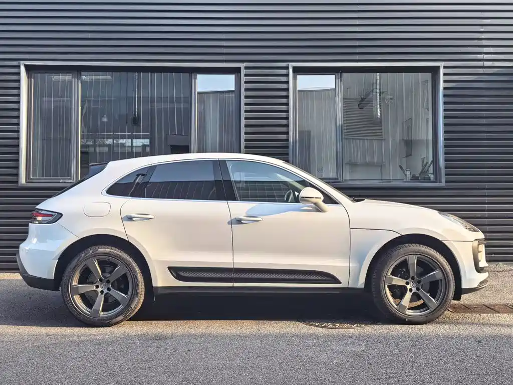 Porsche Macan — фото 10