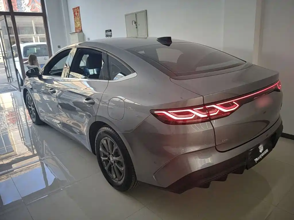 BYD Qin L — фото 5