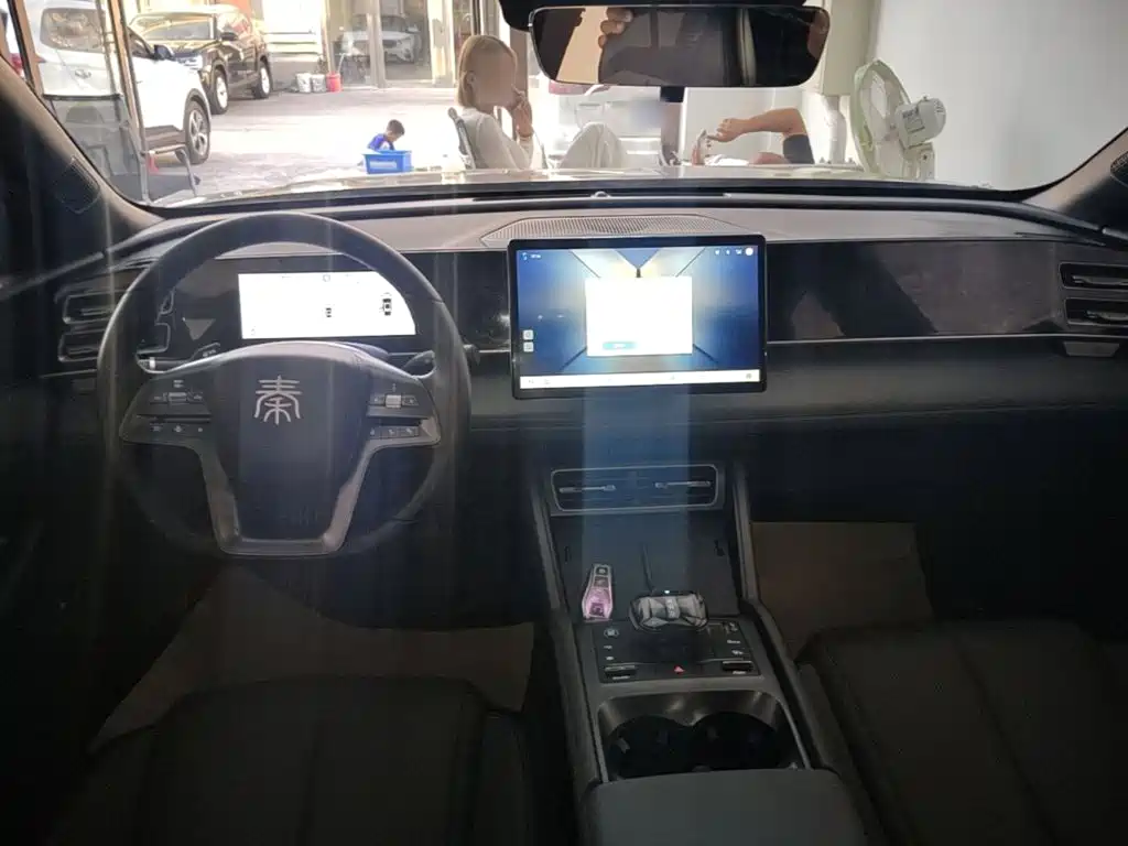 BYD Qin L — фото 10