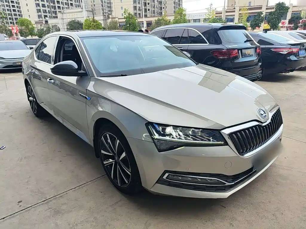 Skoda Superb — фото 3