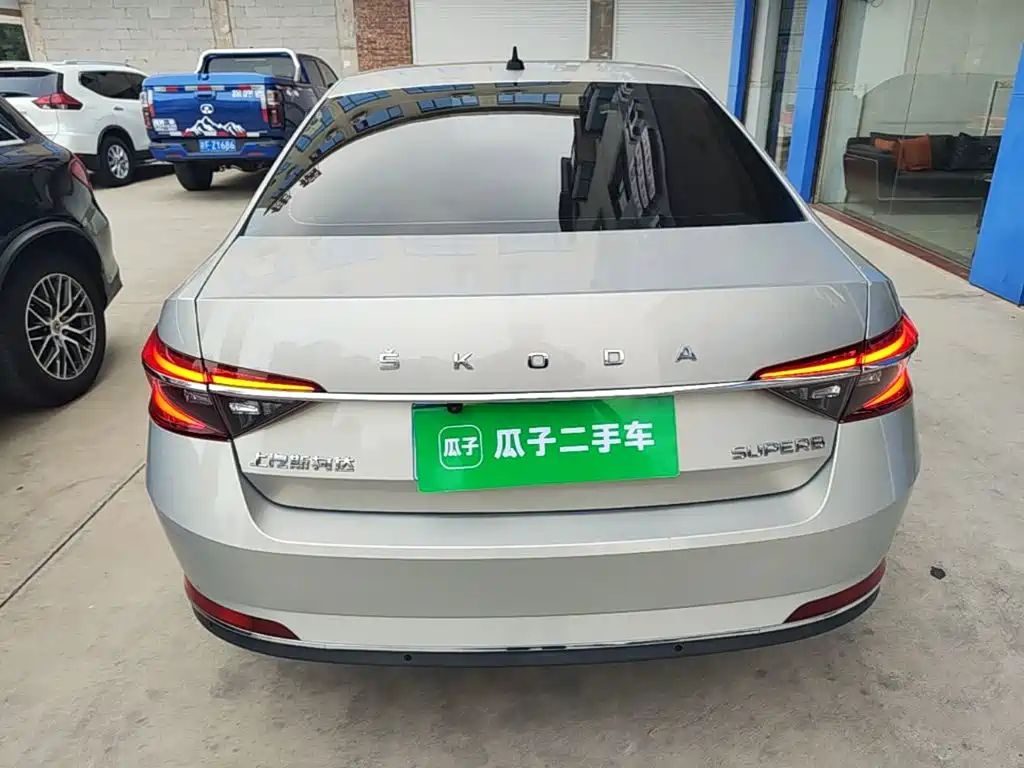 Skoda Superb — фото 5