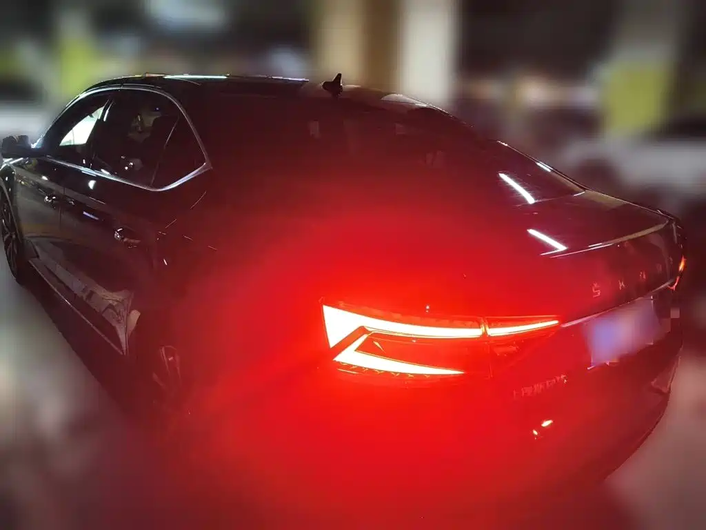 Skoda Superb — фото 4