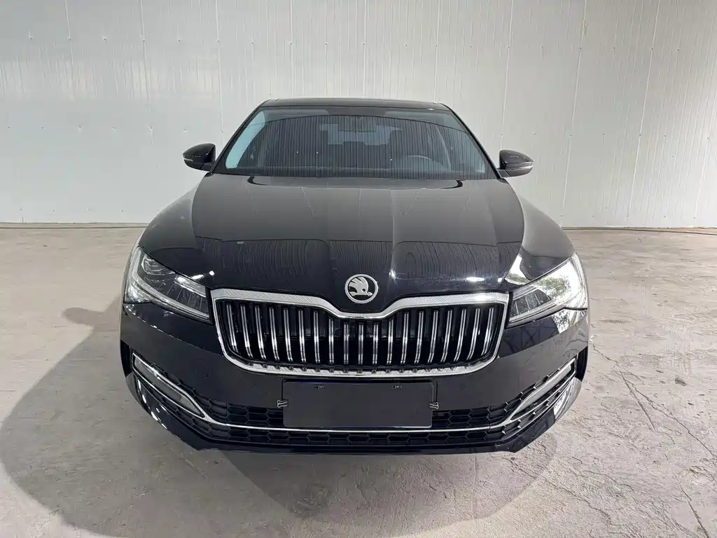 Skoda Superb — фото 3