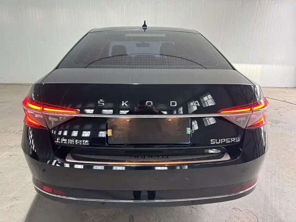 Skoda Superb — фото 4