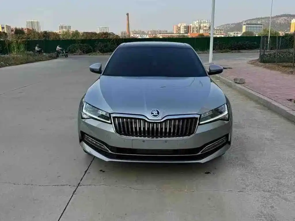 Skoda Superb — фото 3