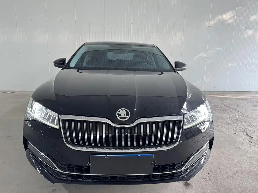 Skoda Superb — фото 3