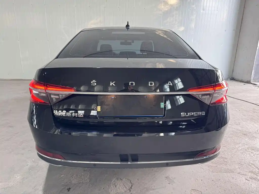 Skoda Superb — фото 4