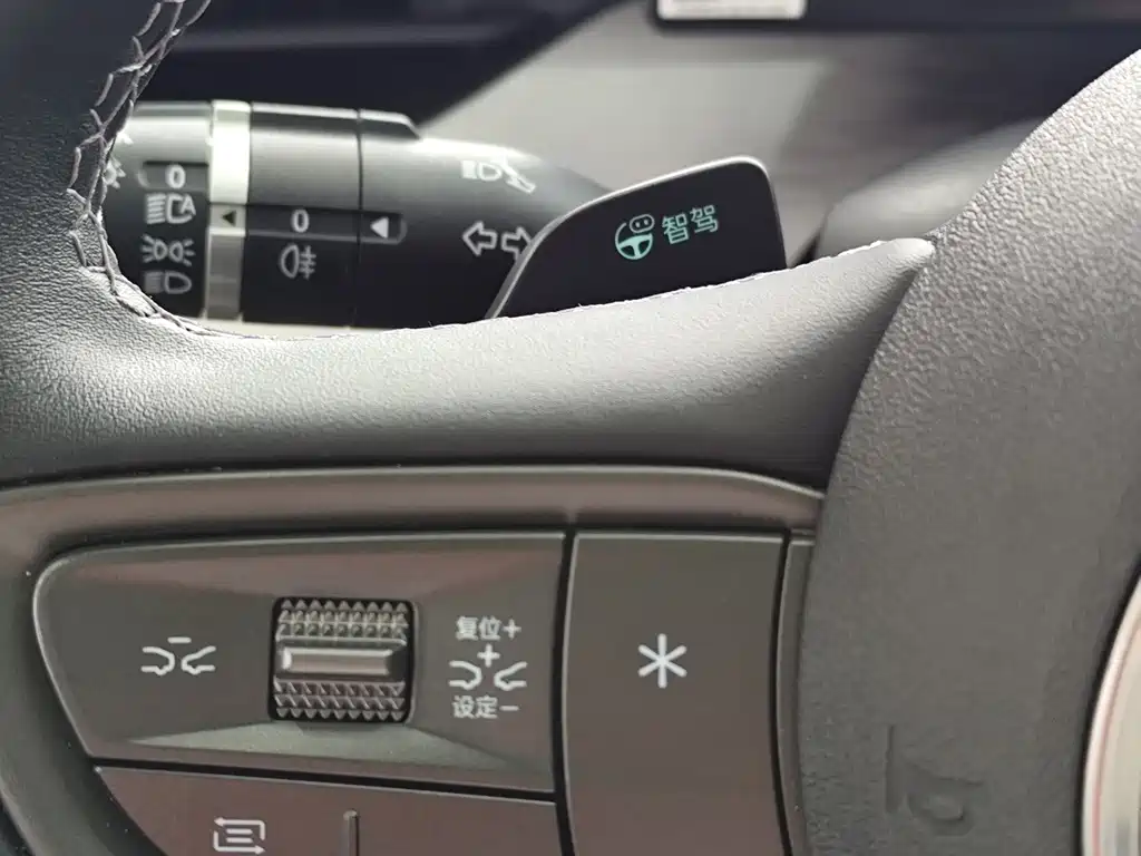 BYD Seal 05 DM-i — фото 10