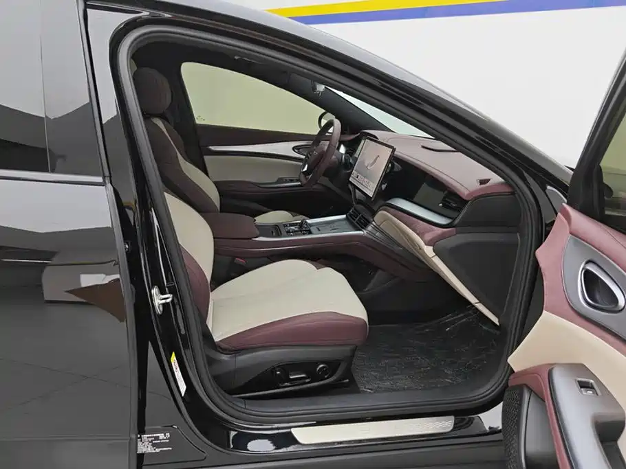 BYD Seal 07 DM-i — фото 8
