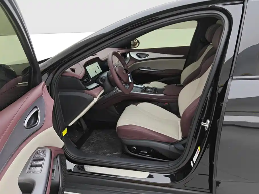 BYD Seal 07 DM-i — фото 9