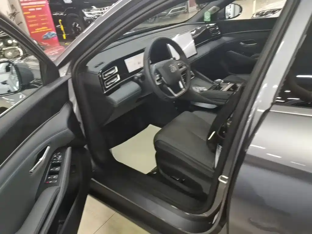 BYD Qin L — фото 11