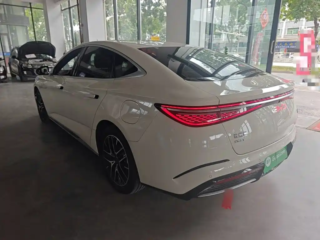 BYD Seal 07 DM-i — фото 23