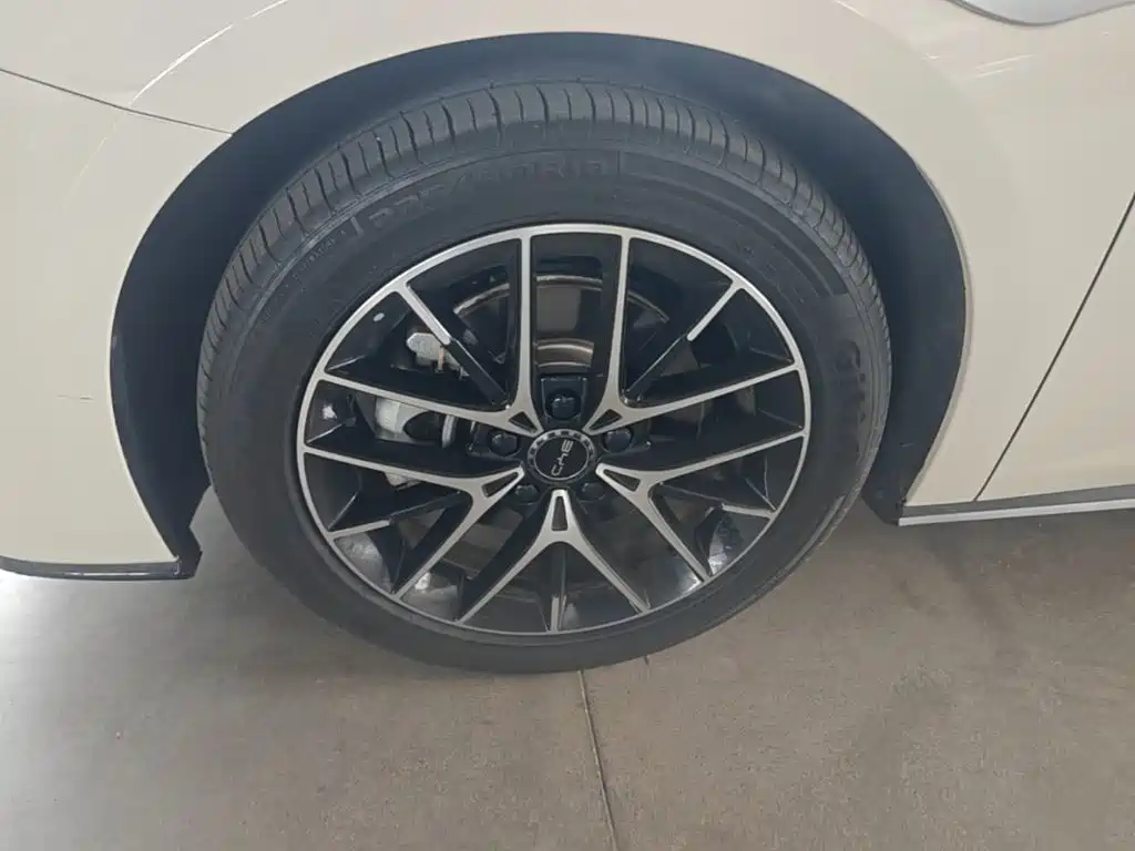 BYD Seal 07 DM-i — фото 25