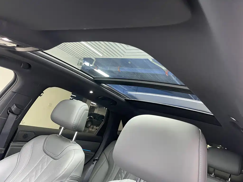 BYD L DM-i — фото 14