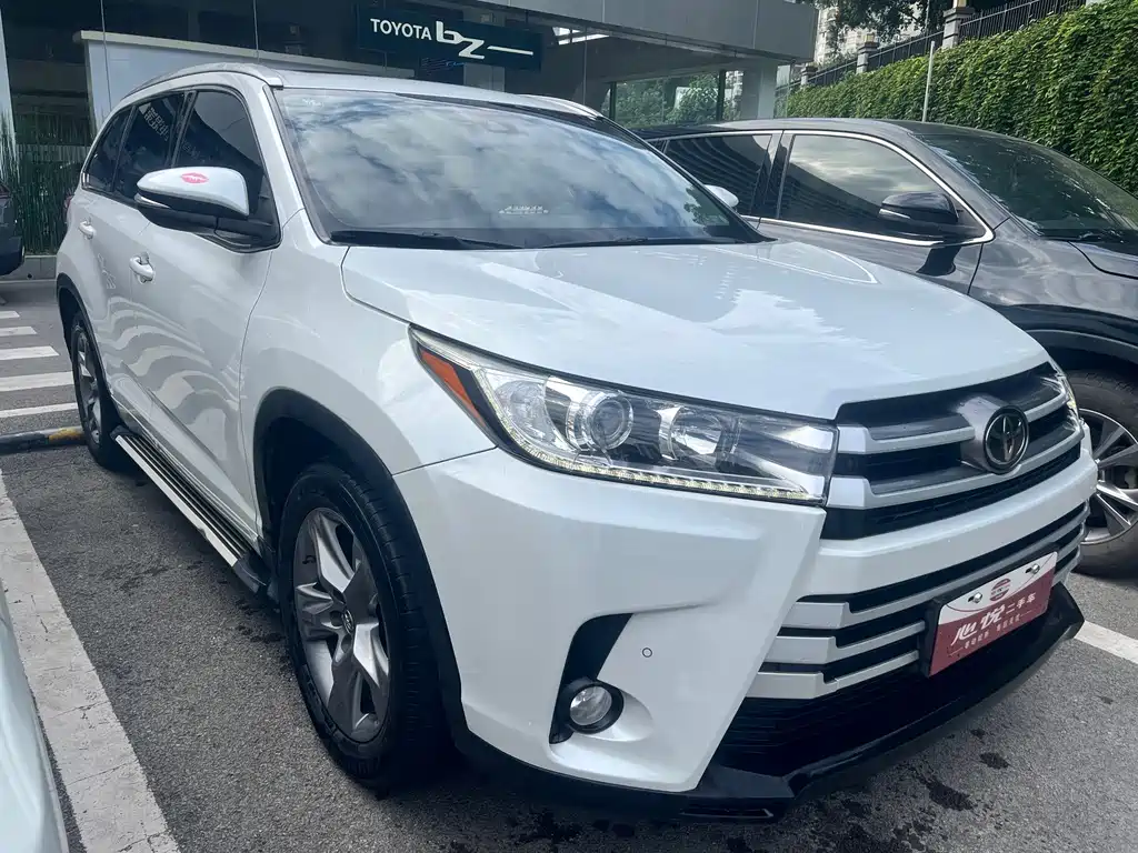Toyota Highlander — фото 3