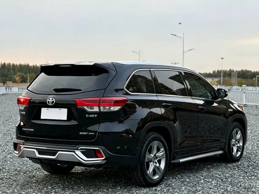 Toyota Highlander — фото 3