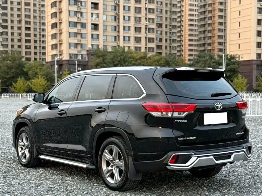 Toyota Highlander — фото 5