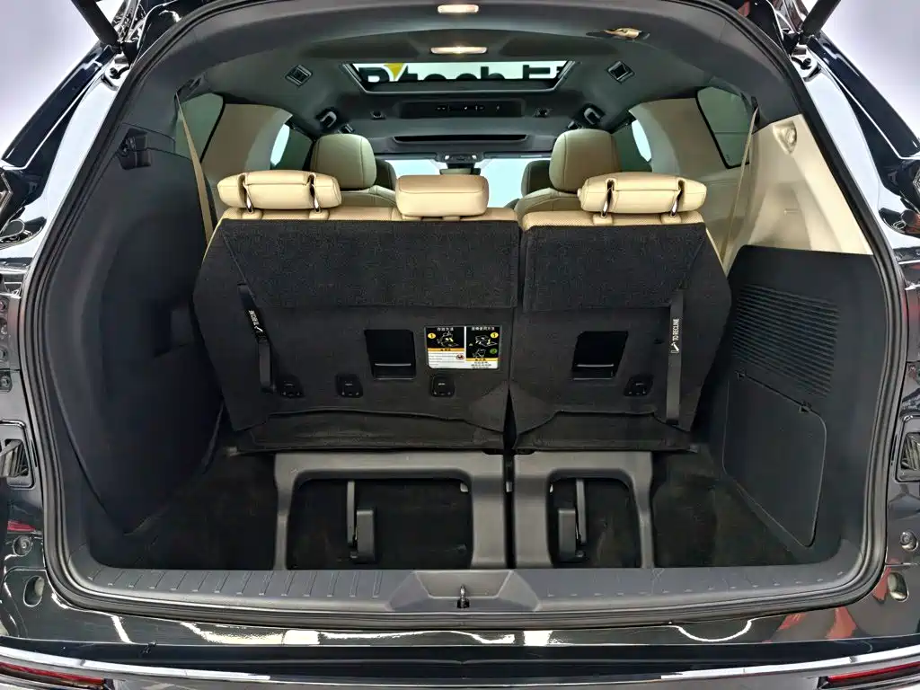Toyota Granvia — фото 9
