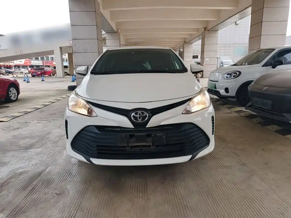 Toyota Vios — фото 2
