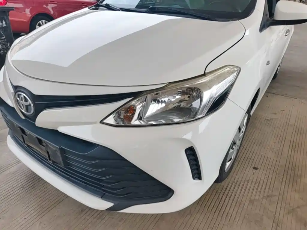 Toyota Vios — фото 23