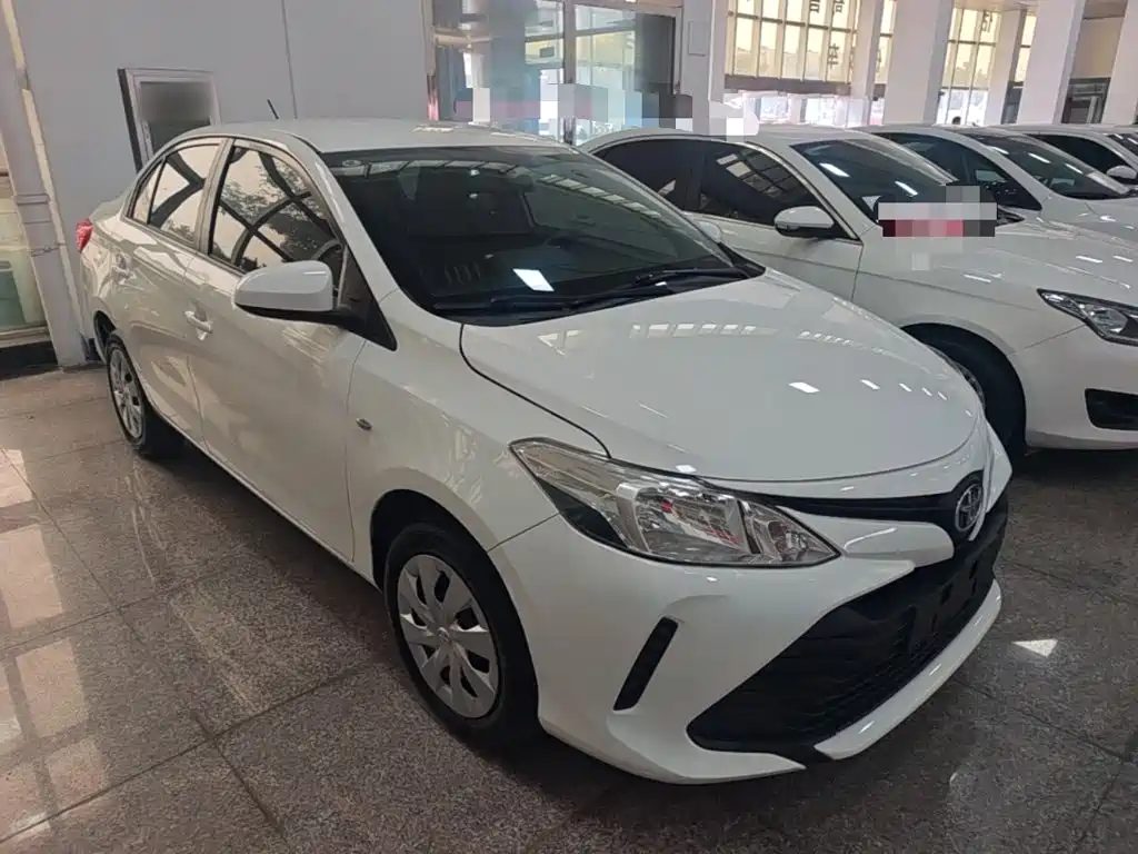 Toyota Vios — фото 3