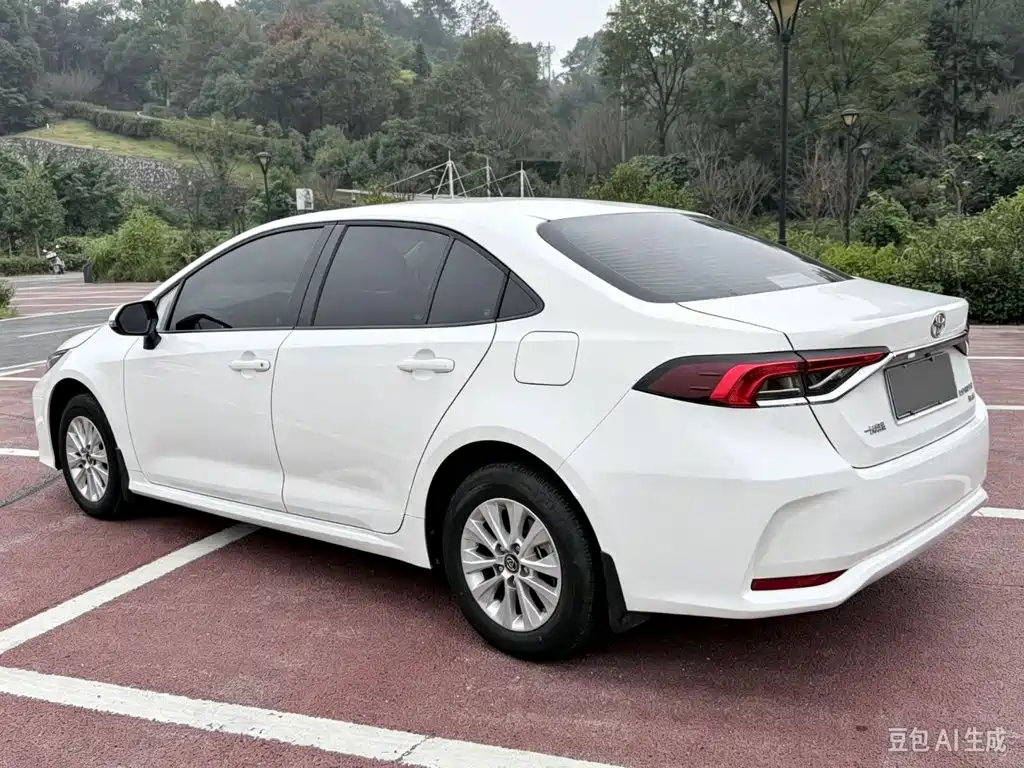 Toyota Corolla — фото 5