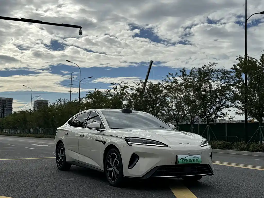 BYD Seal 07 DM-i — фото 2