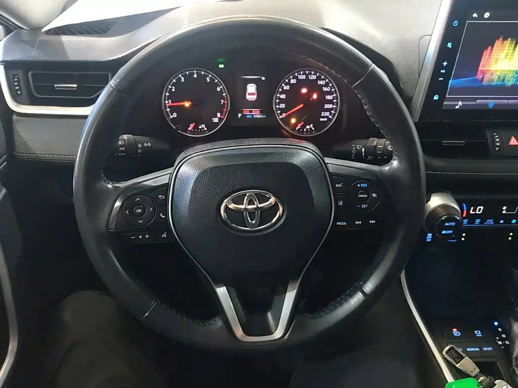 Toyota Wildlander — фото 10