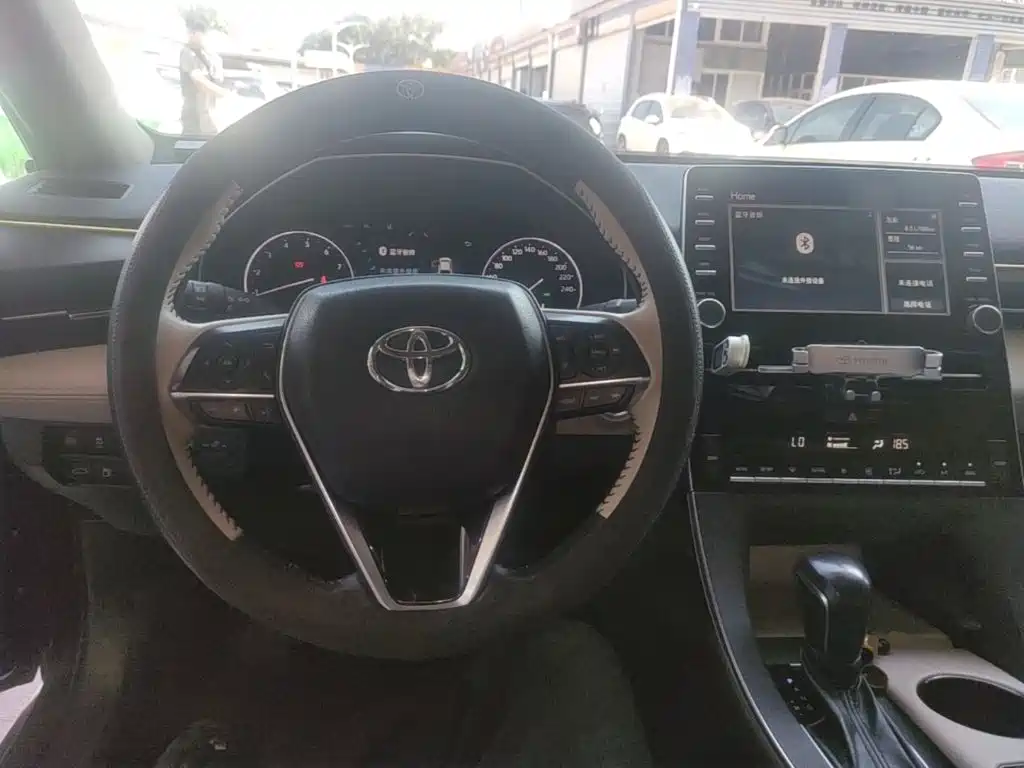 Toyota Avalon — фото 10