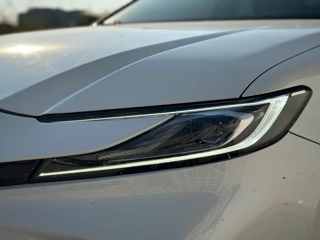 Toyota Camry — фото 4