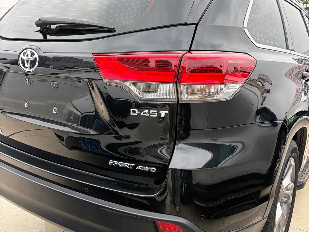 Toyota Highlander — фото 17