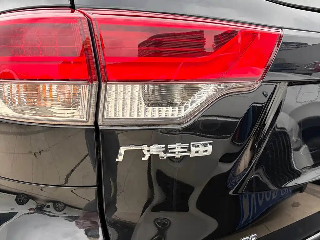 Toyota Highlander — фото 21
