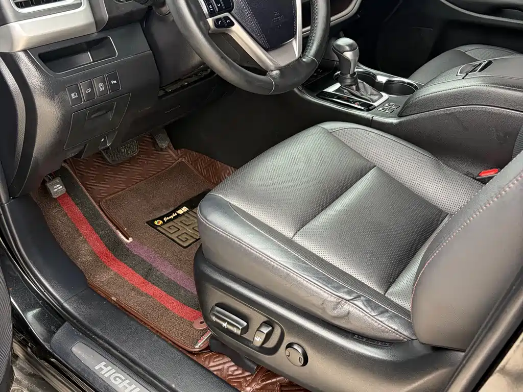 Toyota Highlander — фото 22