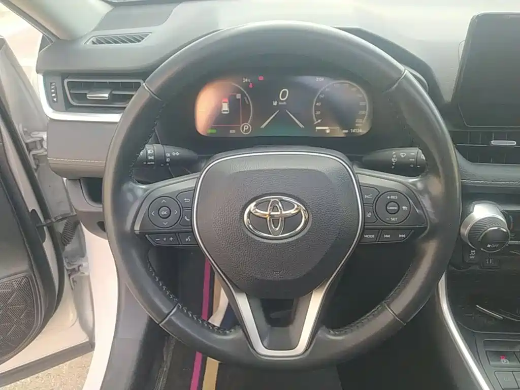 Toyota Wildlander — фото 10
