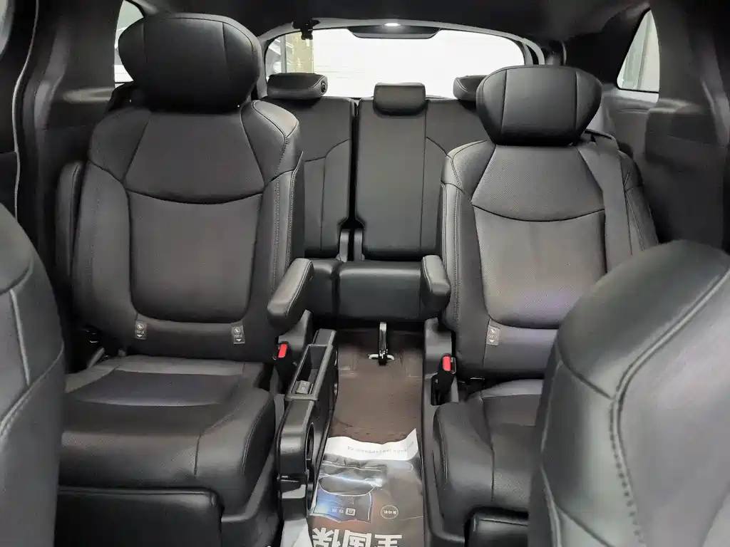 Toyota Sienna — фото 14