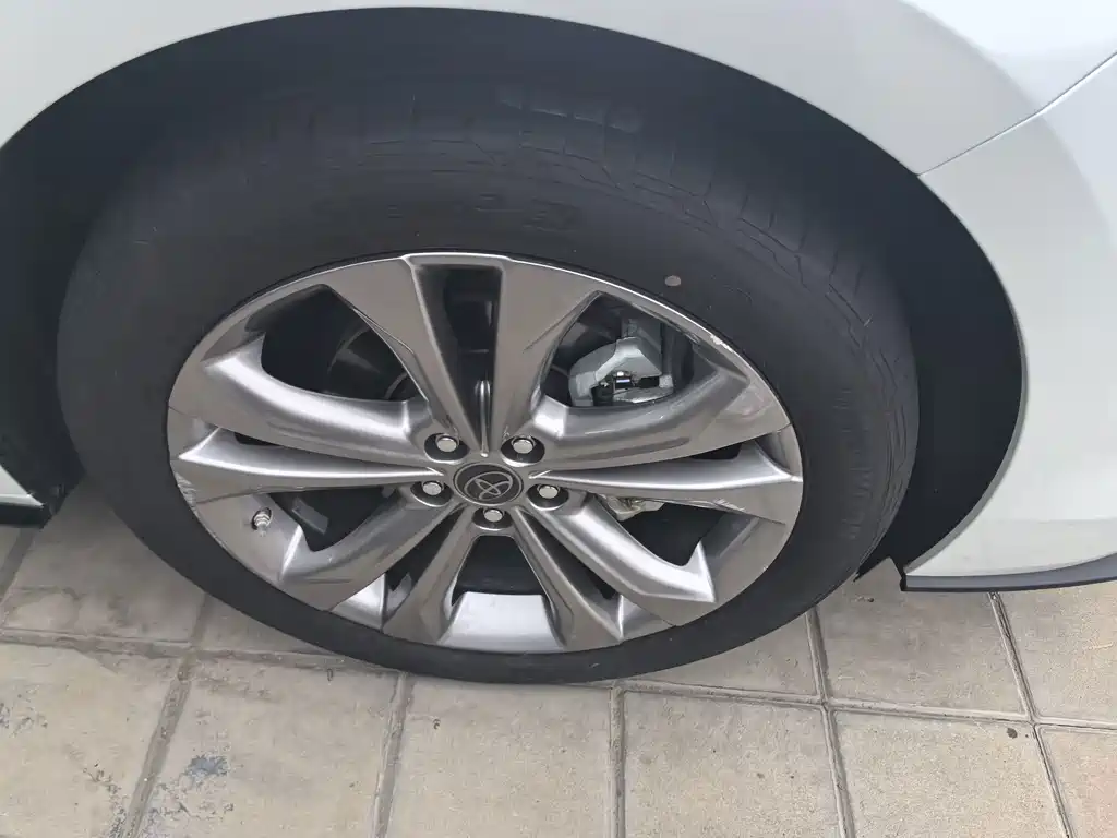 Toyota Sienna — фото 4