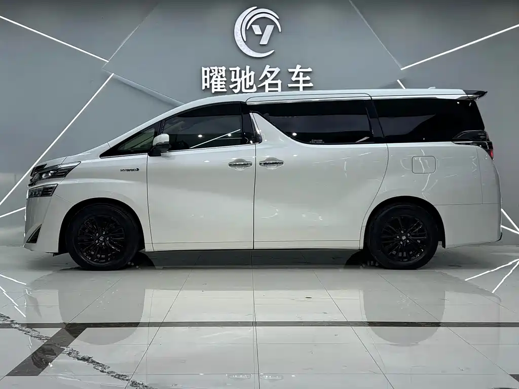 Toyota Vellfire — фото 3