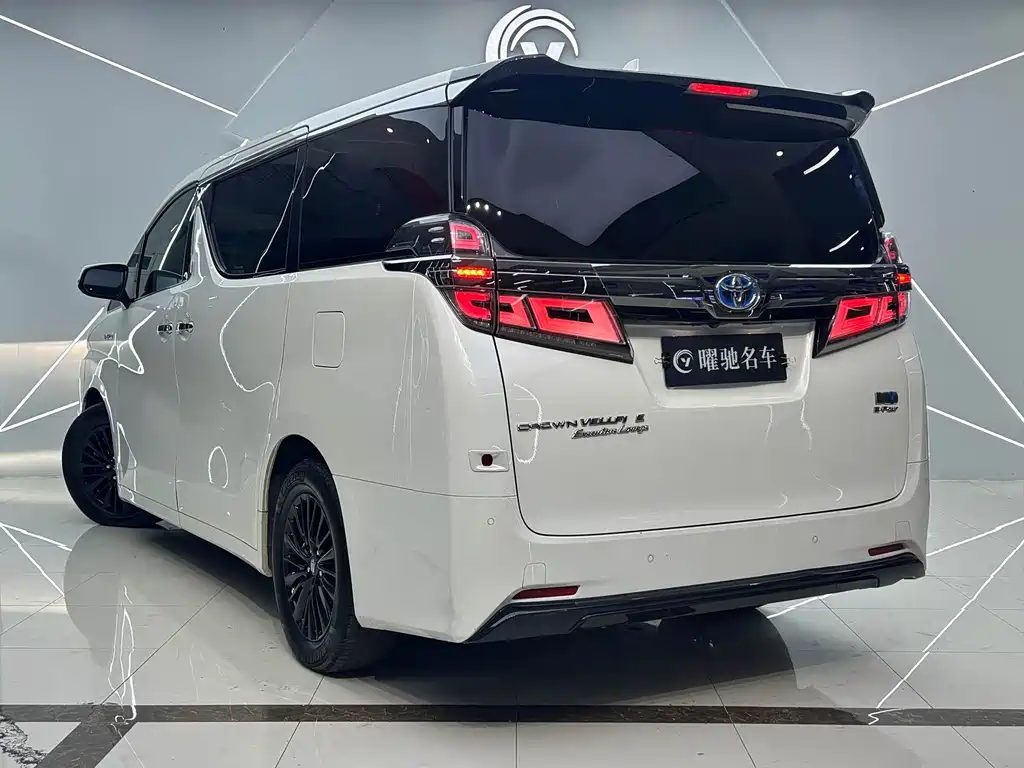 Toyota Vellfire — фото 4