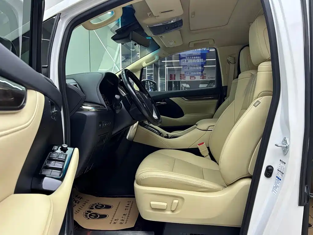 Toyota Vellfire — фото 5