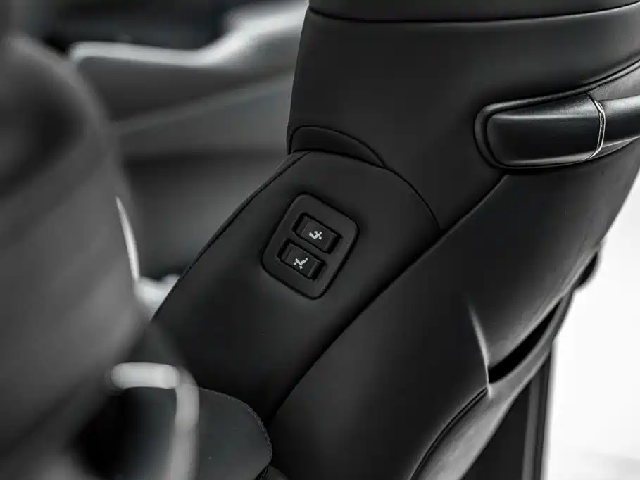 Toyota Vellfire — фото 31