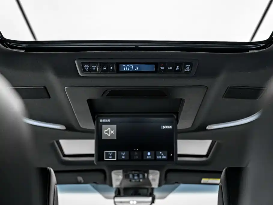 Toyota Vellfire — фото 33