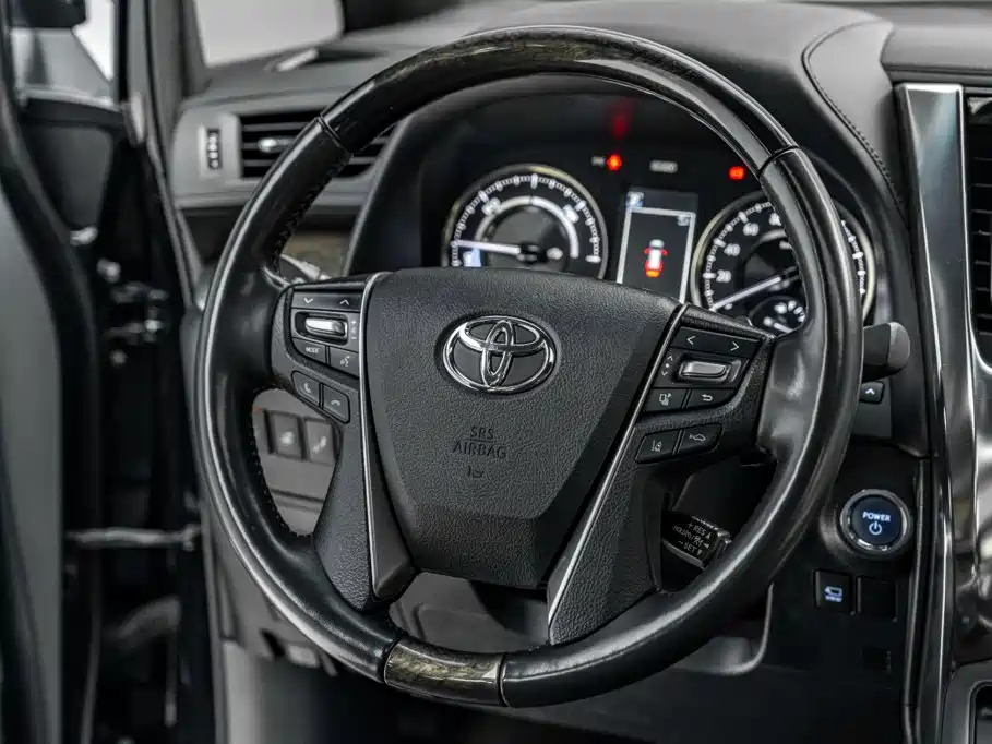 Toyota Vellfire — фото 36