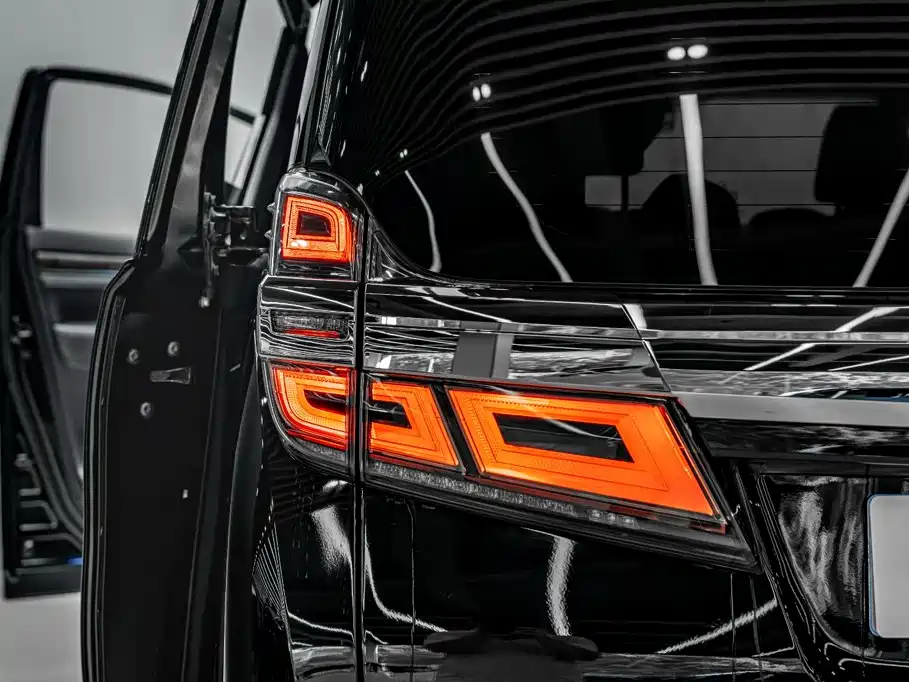 Toyota Vellfire — фото 50