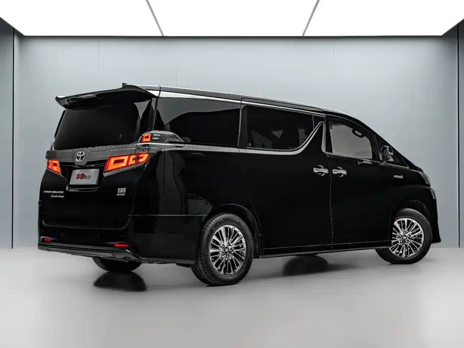 Toyota Vellfire — фото 7